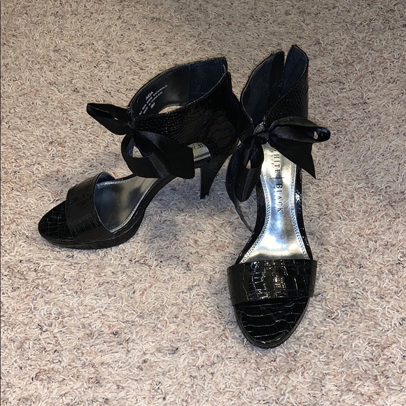 WHBM stiletto sandals - Picture 3 of 7